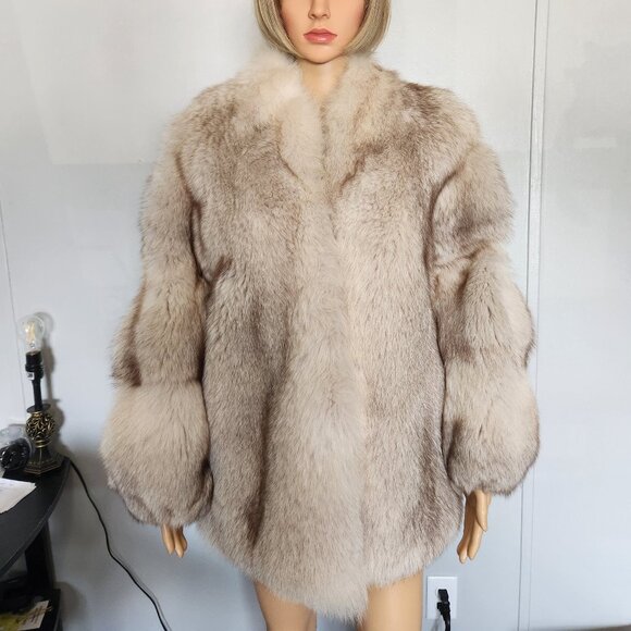 #654 Fox fur coat - Picture 1 of 4